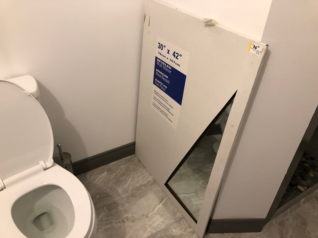 April’s White Raven House主图