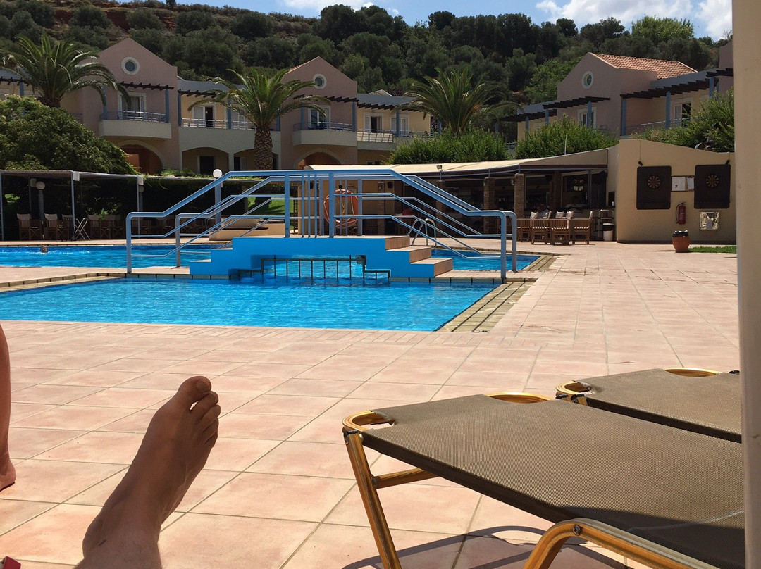 Triton Apartments主图