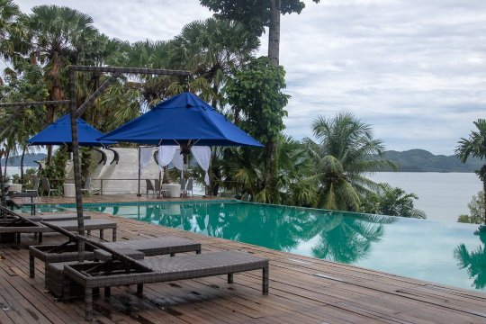 拉廊蓝天度假村-泳池