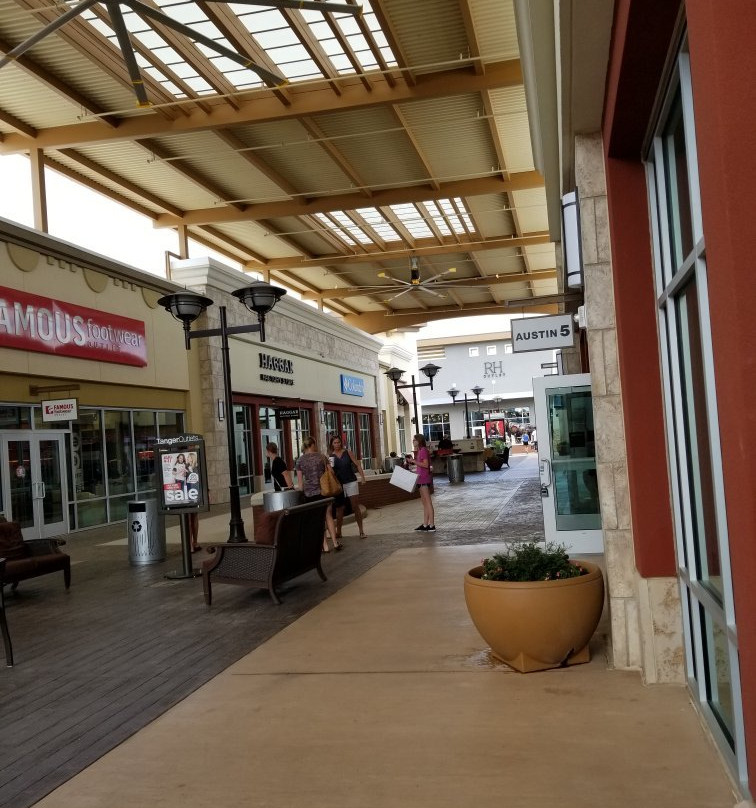 Tanger Outlets Fort Worth-沃思堡必去景点
