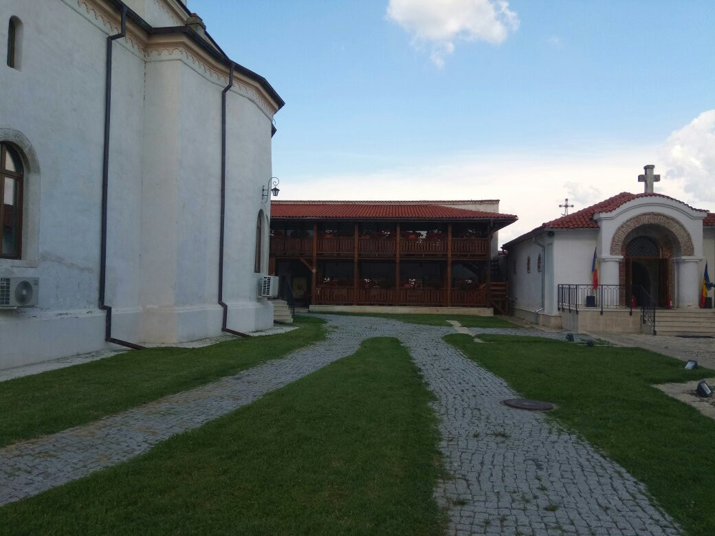 Comana Monastery景点图片