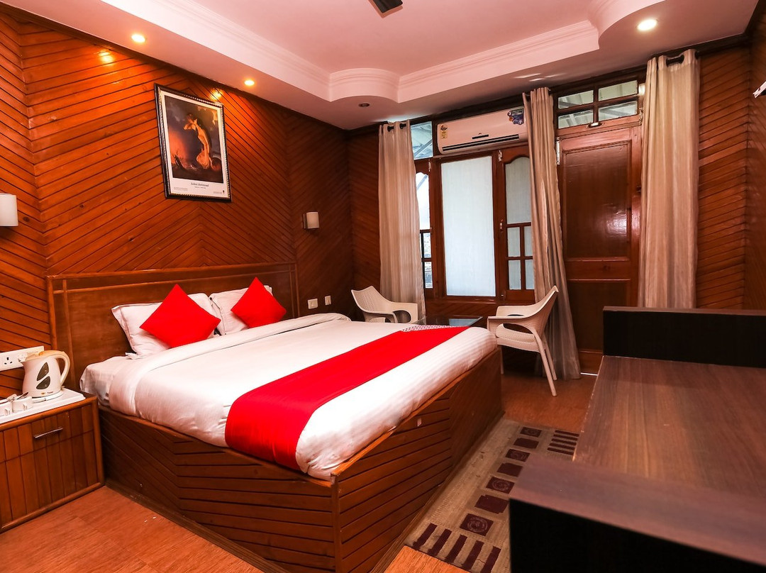 OYO 8367 Hotel The Woodz主图