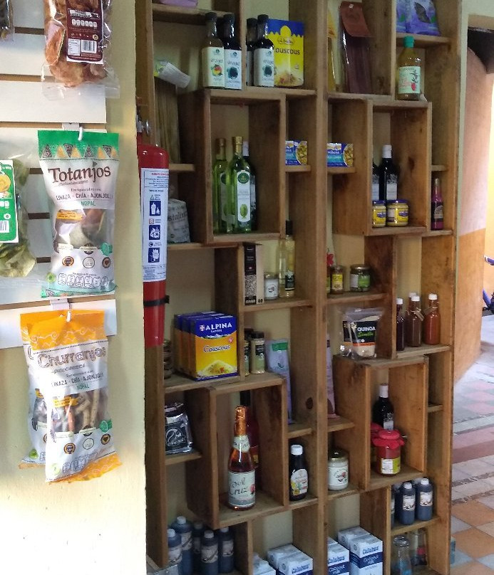 El Jardin Quesos y Jamones Artesanales-圣佩德罗乔卢拉必去景点