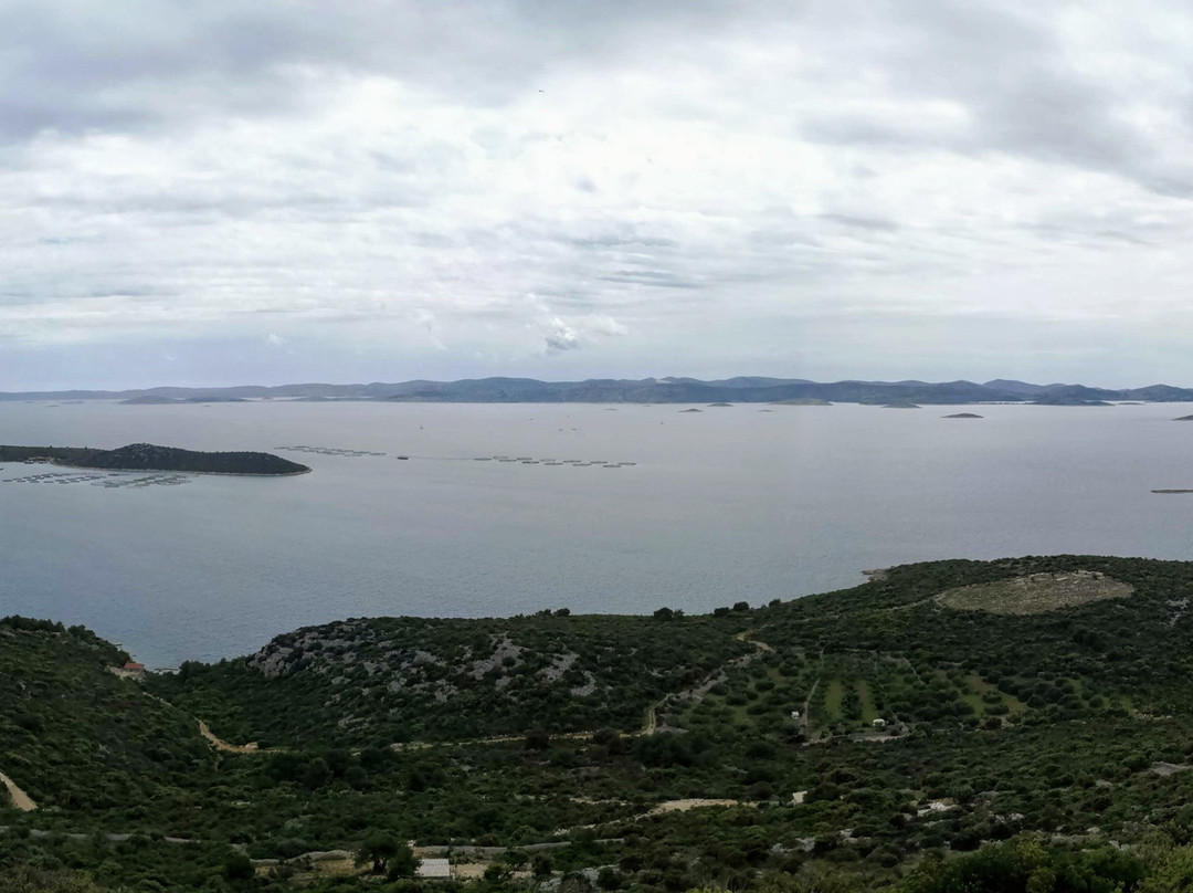 Aussichtsturm Tkon-Tkon必去景点