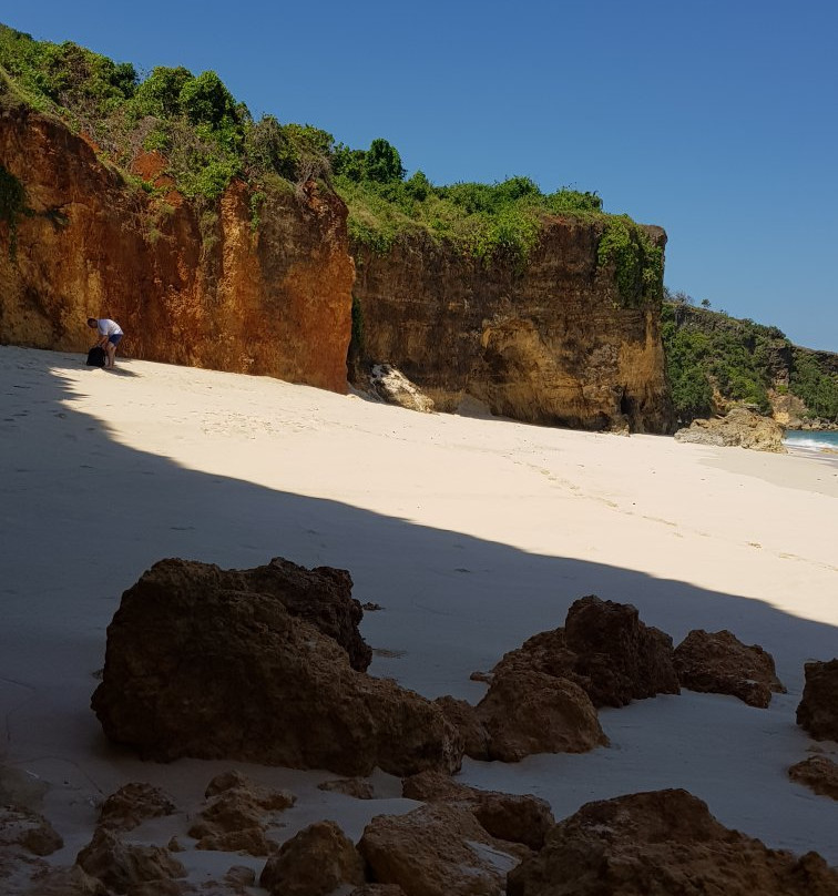 Mbawana Beach景点图片