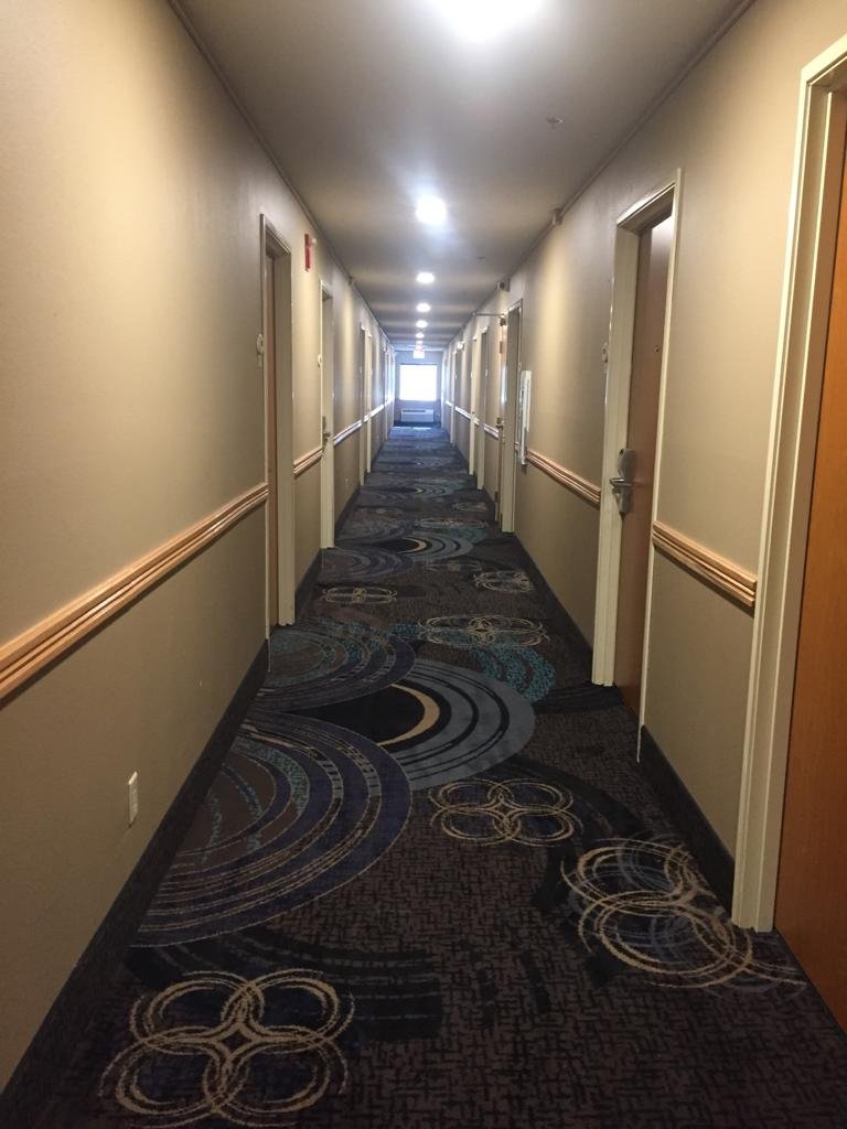 AmericInn by Wyndham Hudson-浴室