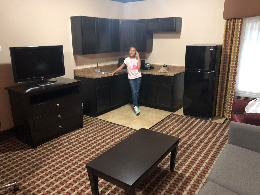 布莱恩特拉金塔旅馆&套房酒店主图