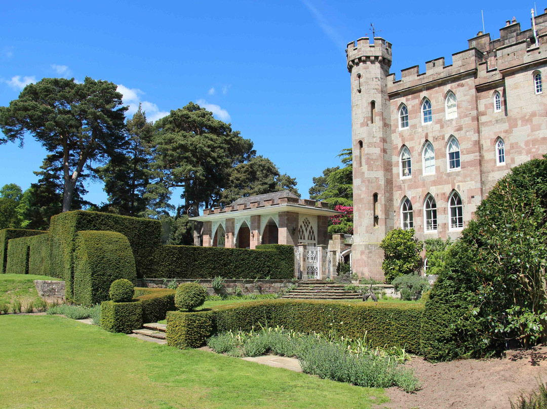 Cholmondeley Castle Gardens景点图片