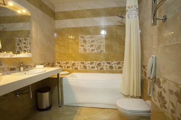 Green Hall Hotel主图