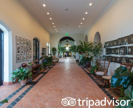 Four Seasons Hotel at The Surf Club, Surfside, Florida-浴室