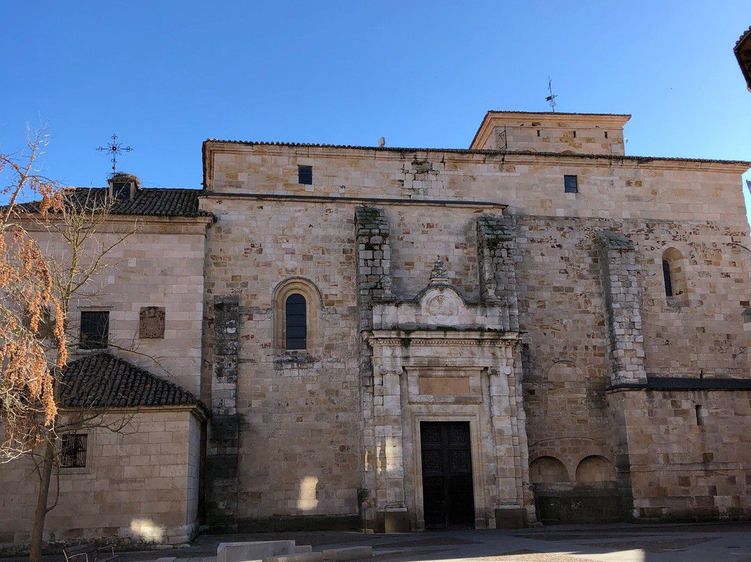 Iglesia de San Pedro y San Ildefonso景点图片