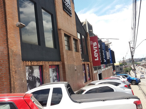 Só Marcas Outlet-Contagem必去景点