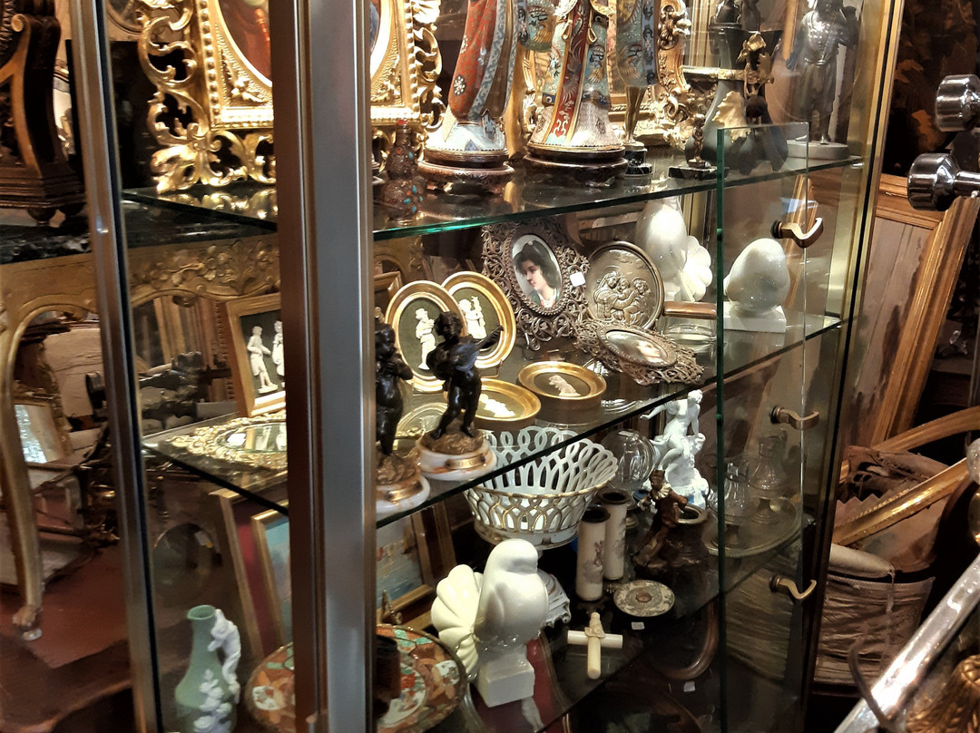David Picard Antiquites-圣旺必去景点