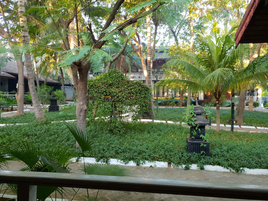Thazin Garden Hotel主图