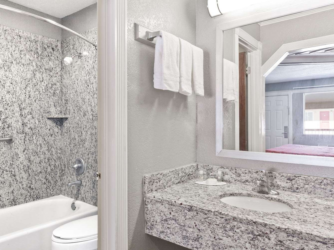 Days Inn by Wyndham Kenedy主图