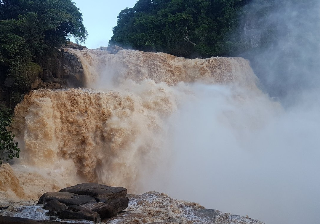 Zongo Falls景点图片