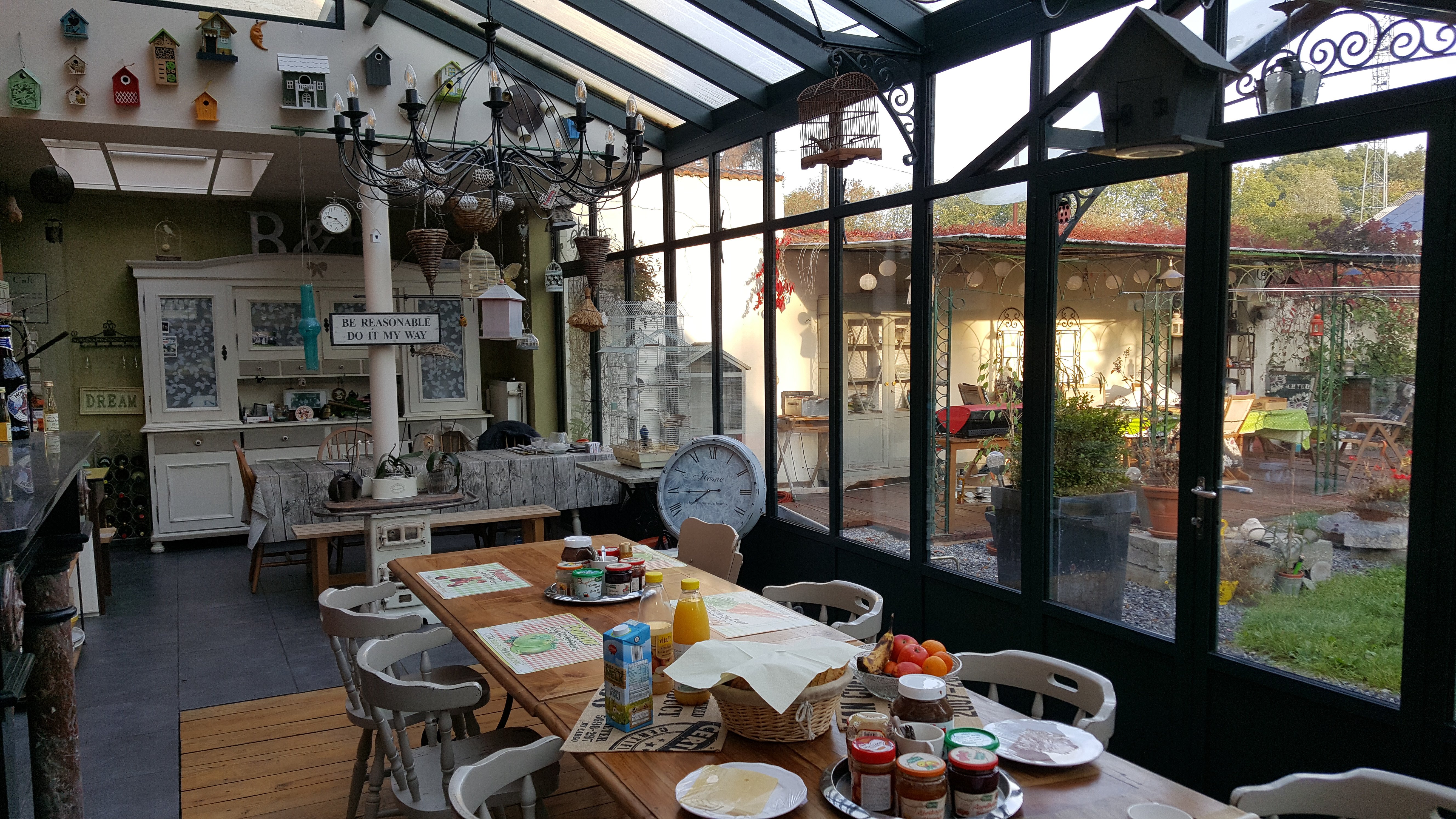 Bed & Breakfast Le Bonimenteur-餐饮