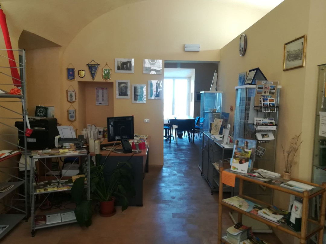 IAT - Pro Loco Ostra-Ostra必去景点