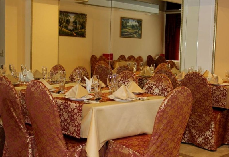 俄罗斯资本酒店主图