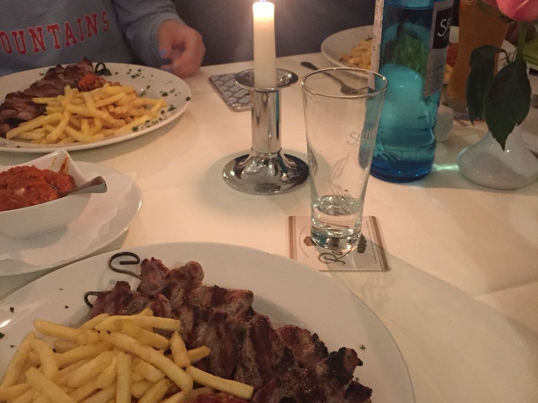 Obertshausen餐馆和美食-Kupferkanne