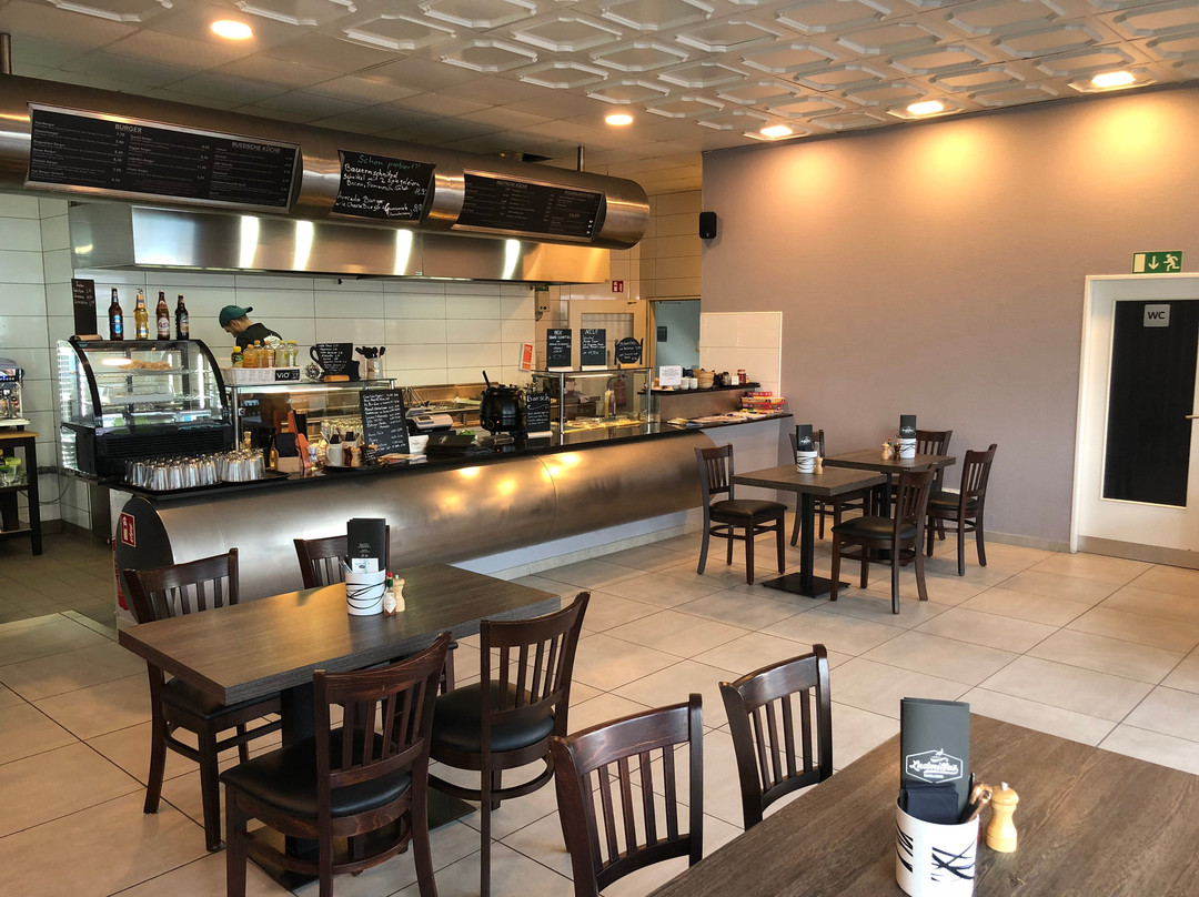 雷马根餐馆和美食-Ludmilla‘s Imbiss