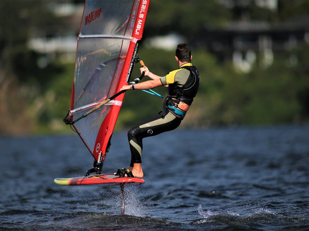 Madloop Windsurfing景点图片