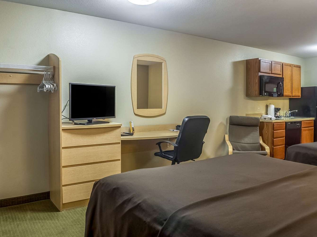 Suburban Studios主图