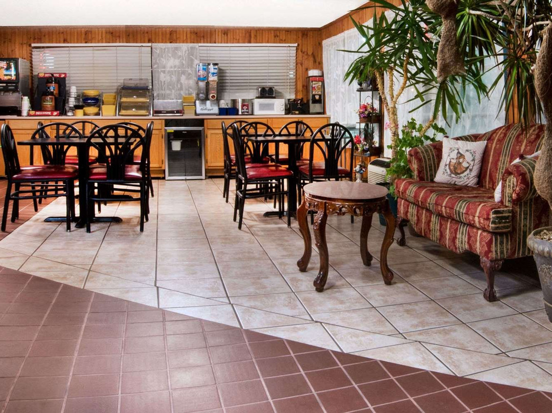 Days Inn Vernon主图