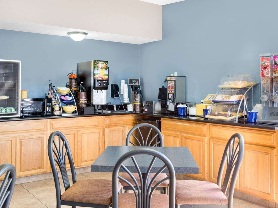 Days Inn by Wyndham Newton主图