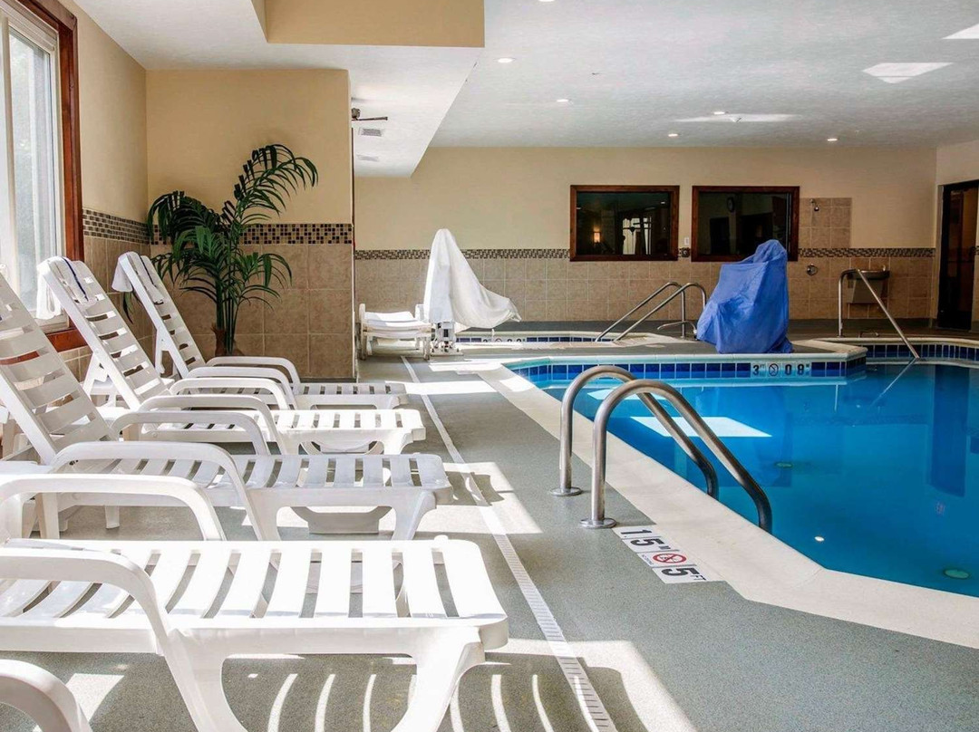 Comfort Suites Benton Harbor主图