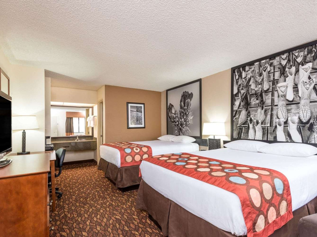 Super 8 by Wyndham Clovis主图