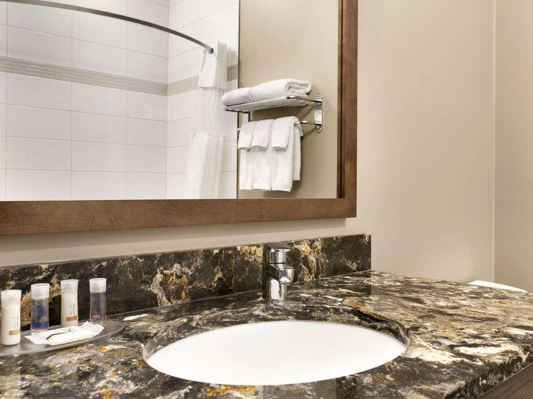 Days Inn & Suites By Wyndham Warman主图