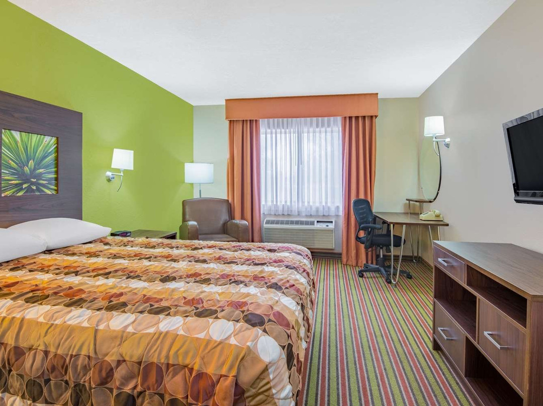 Super 8 by Wyndham Portales主图