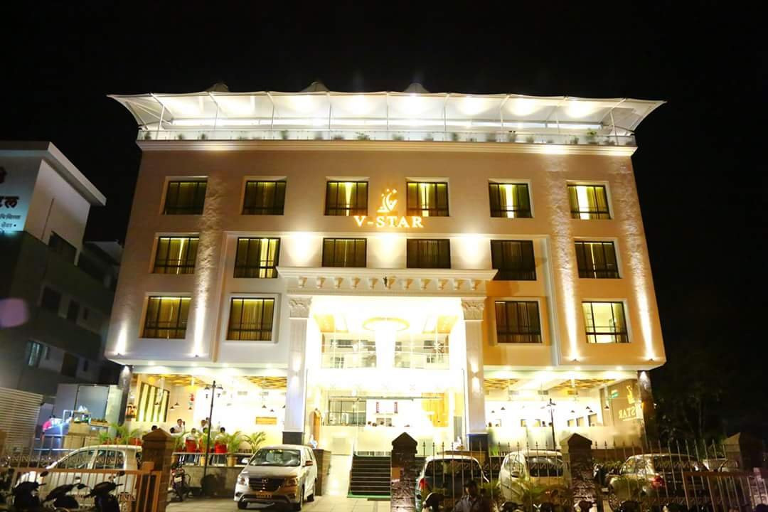 Capital O 29531 V Star