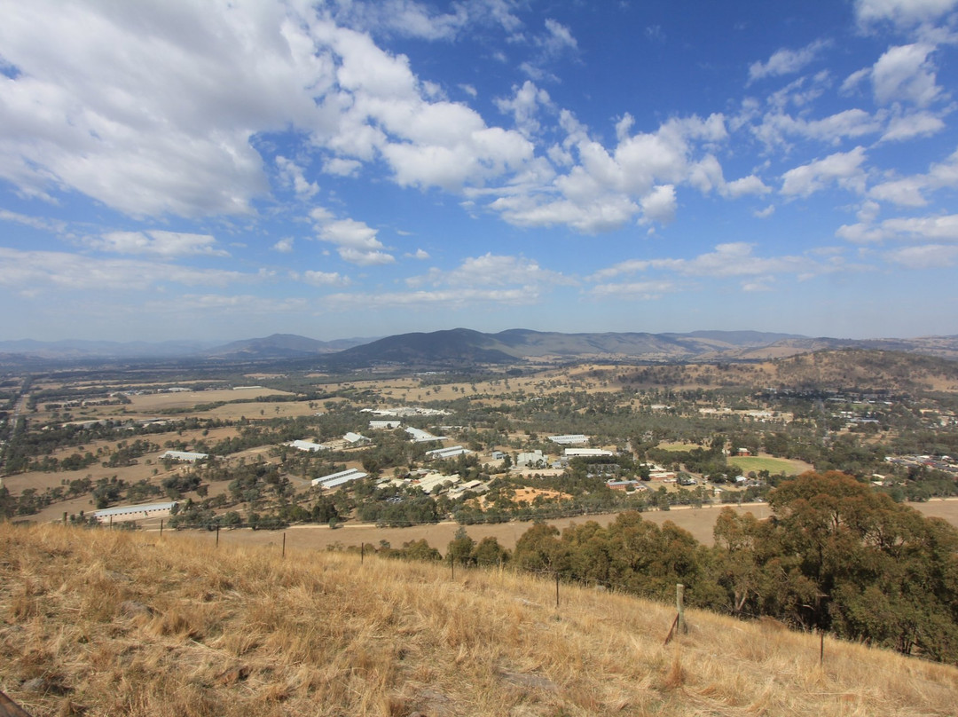 Huon Hill Parklands景点图片