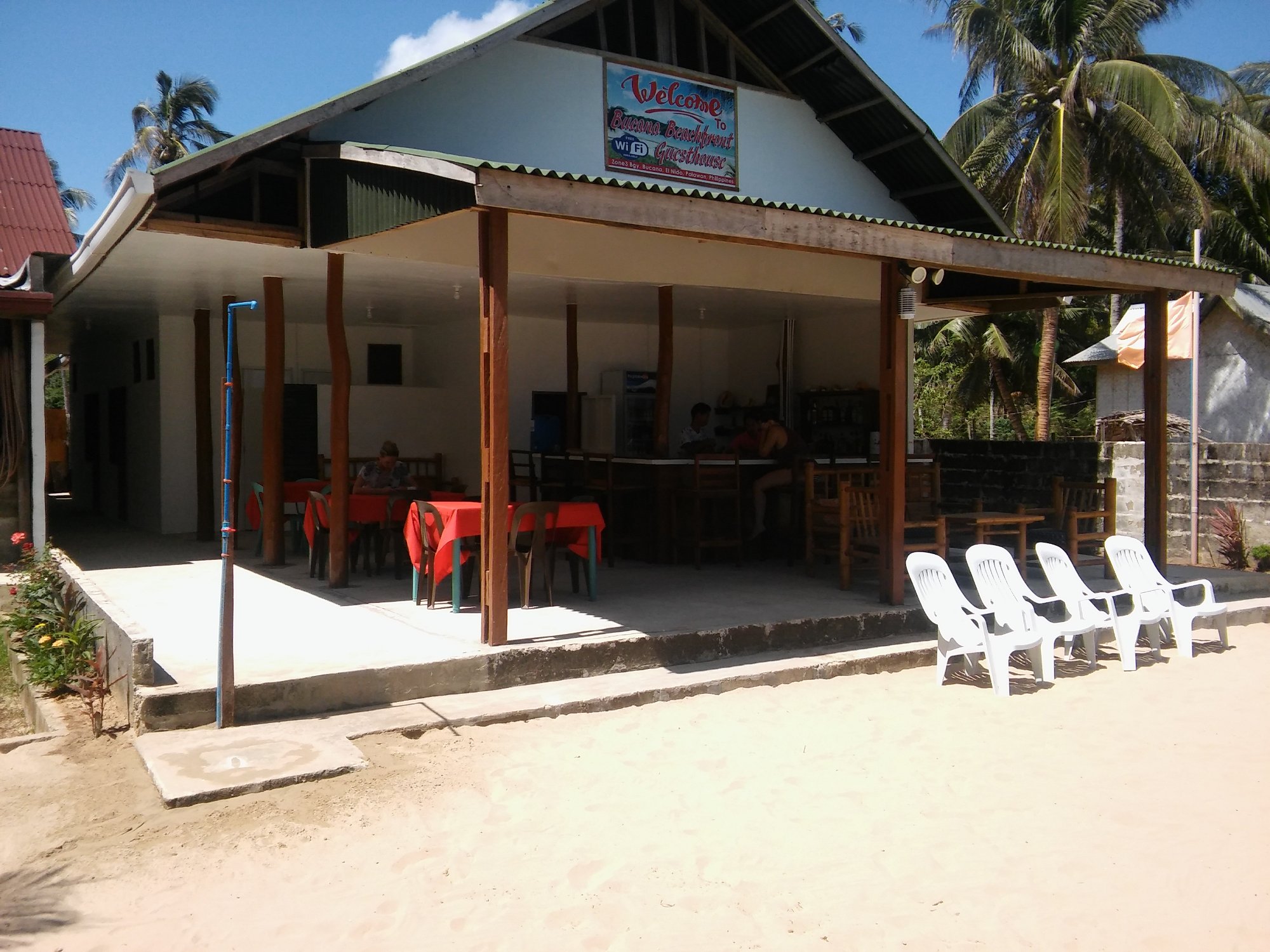 Bucana Beachfront Guesthouse-浴室
