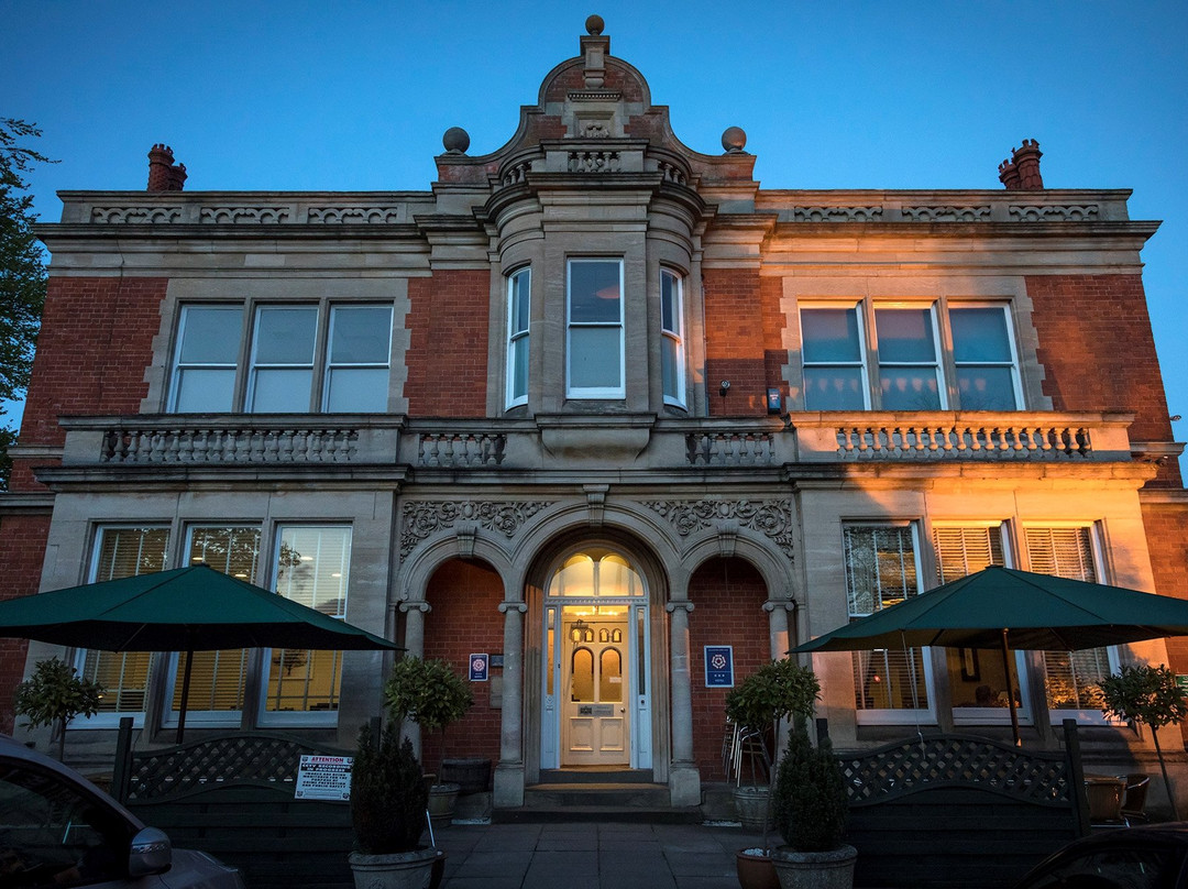 米尔菲尔德斯酒店主图