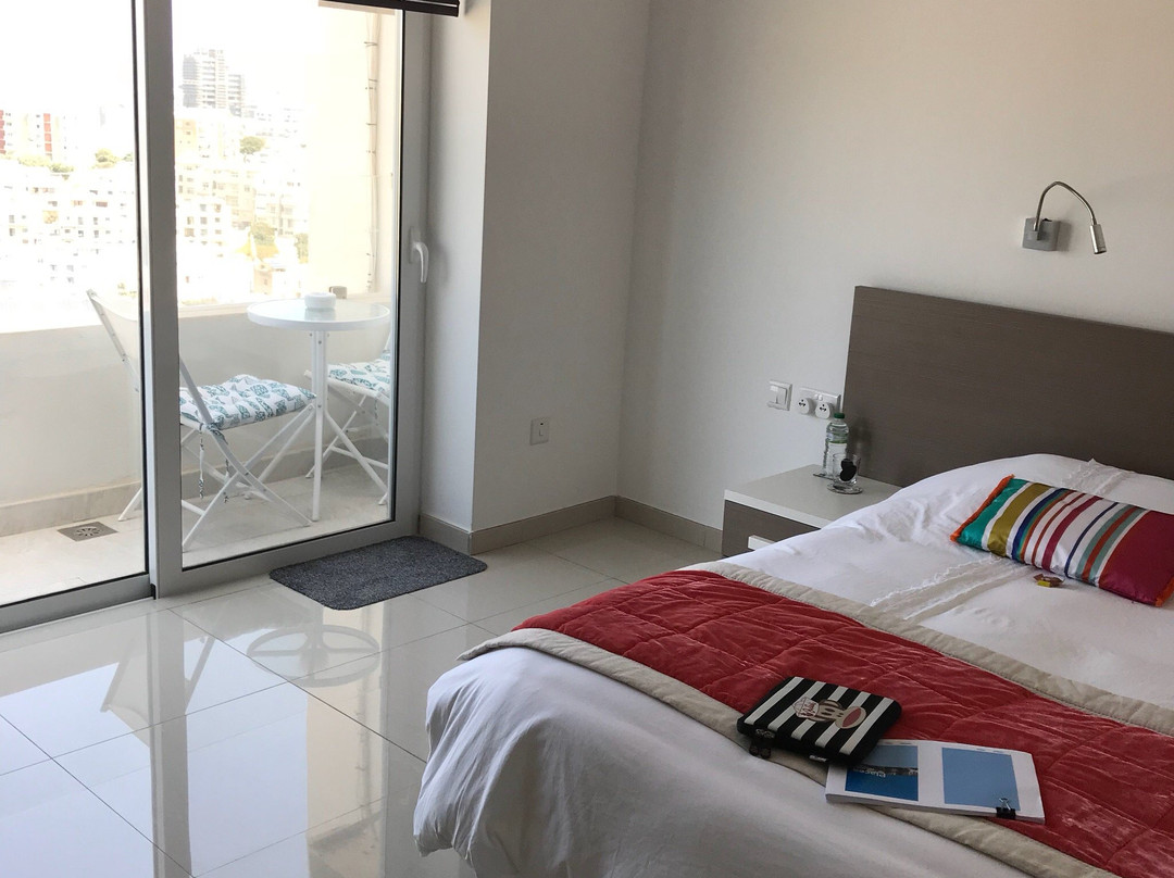 Escape to St Julians主图