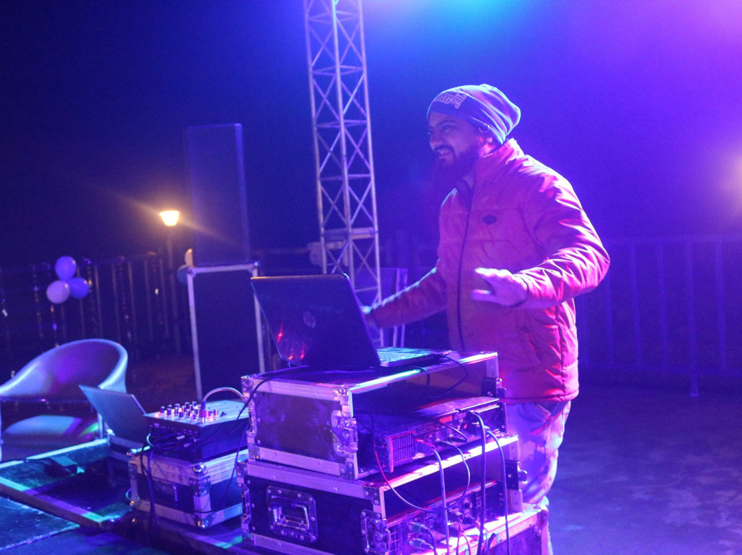 Ezzenza Mahayana Resort & Spa主图