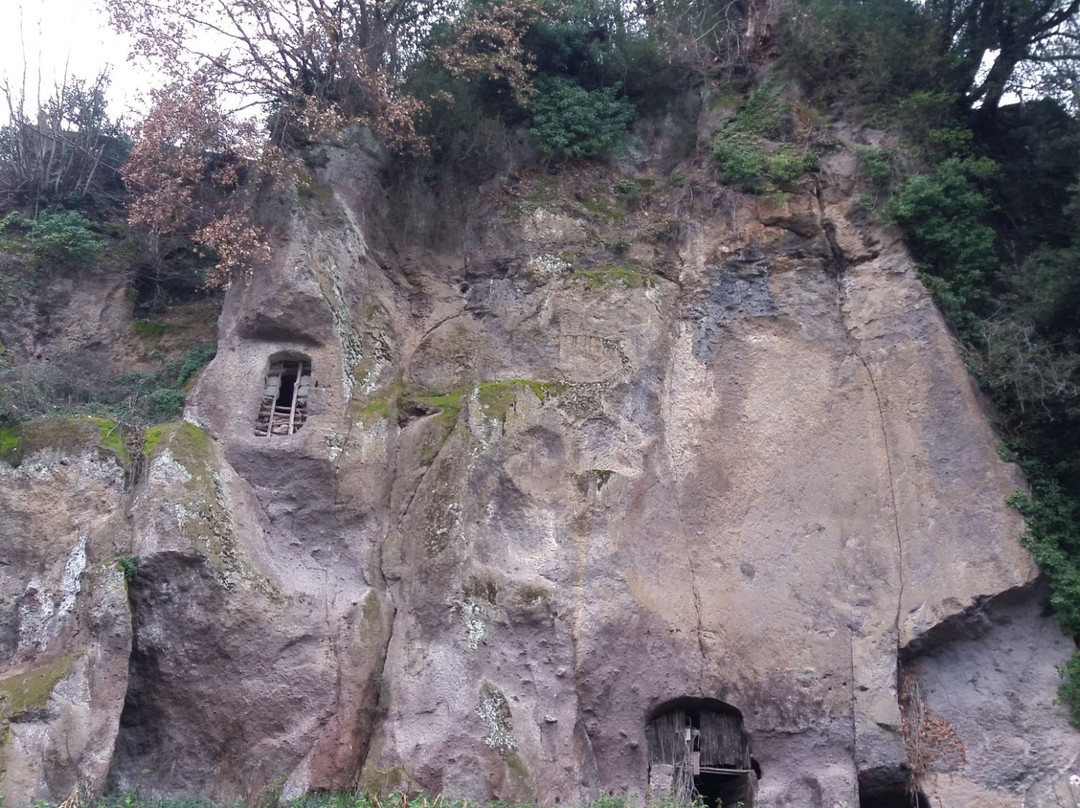 Grotte dei Quadratini e dei Finestroni景点图片