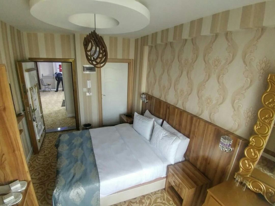 Crystall Hotel主图