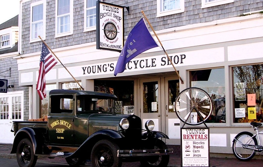 Young's Bicycle Shop景点图片