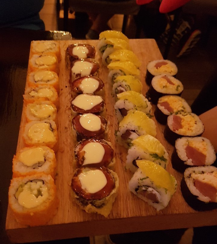 Tsunami Sushi