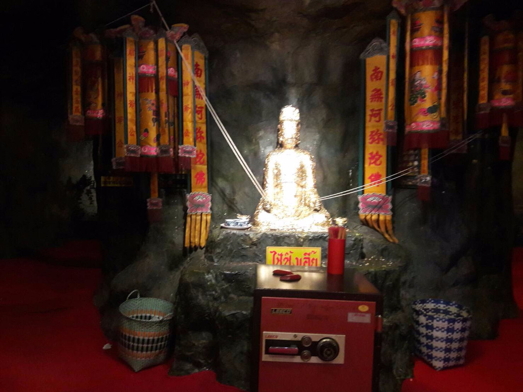 Phra Pothisat Kuan Im Park-龙仔厝必去景点