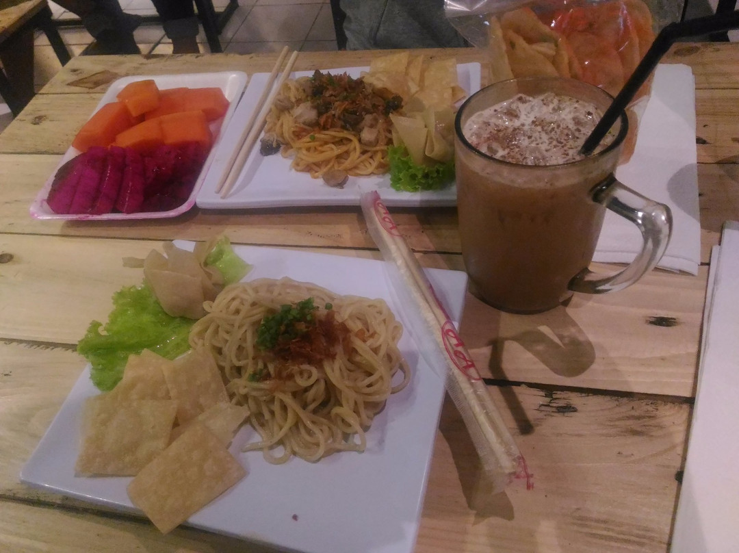 Banyuraden餐馆和美食-Kedai Mie Nyinyir