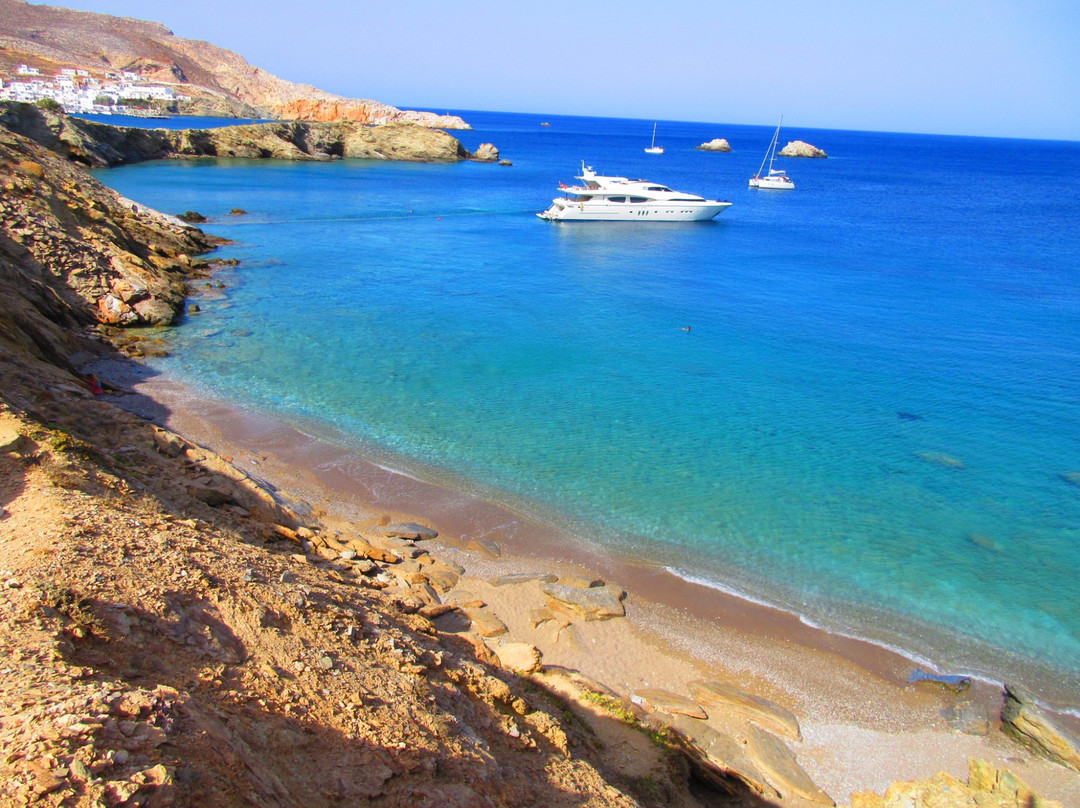 Latinaki Beach-Folegandros必去景点