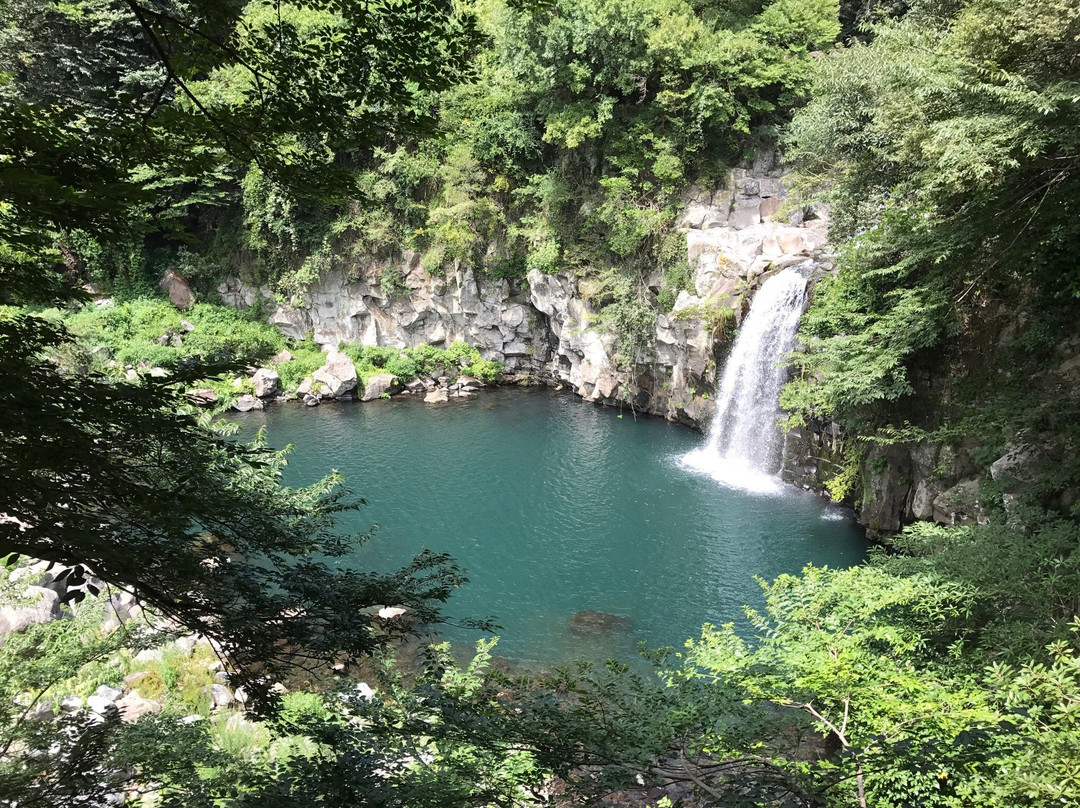 天地渊瀑布-西归浦市必去景点