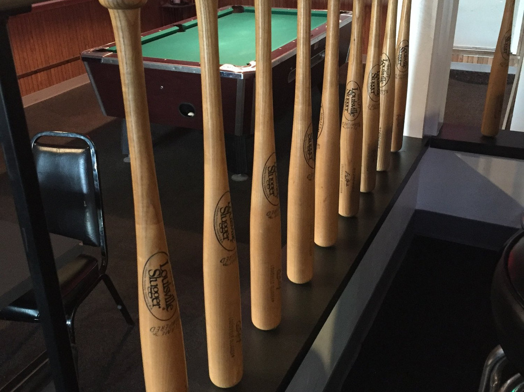 Algoma餐馆和美食-Ape's Bar & Grill