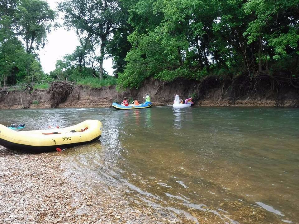 Niangua River Oasis-Day Rentals-莱巴嫩必去景点