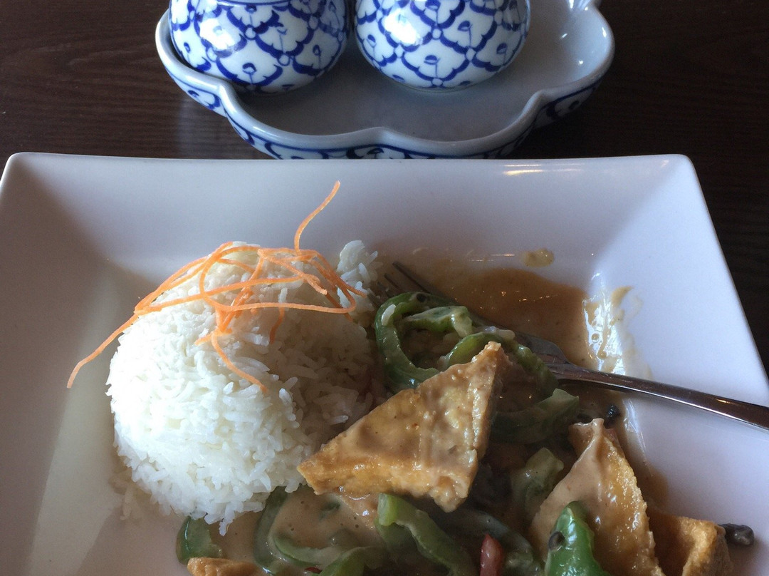 Sriracha Thai Oyster Bar